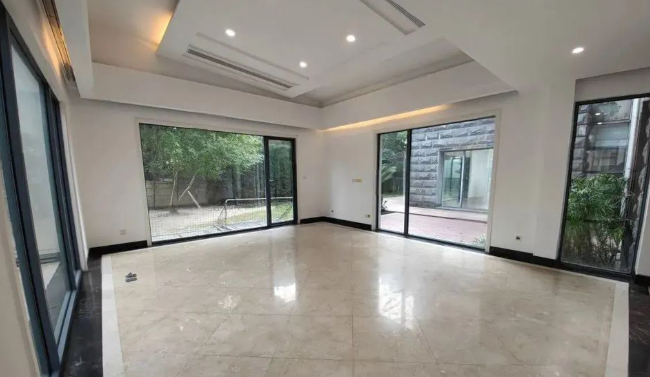 湖畔佳苑 5室2厅4卫 精装修 40000元 370平米