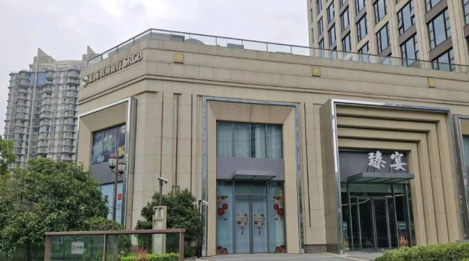 北外滩来福士旁,纯一楼的租金,适合医疗机构,餐饮,各类展厅